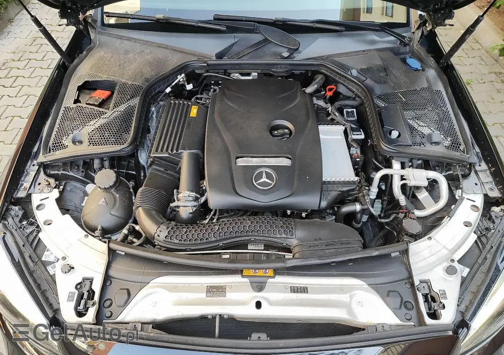 MERCEDES-BENZ Klasa C 180 AMG Line