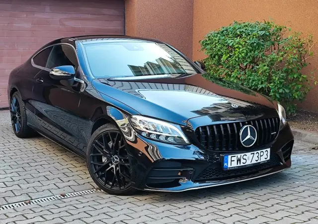 MERCEDES-BENZ Klasa C 180 AMG Line