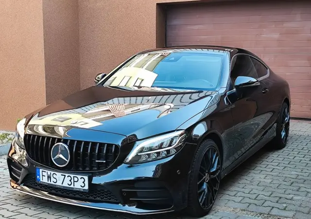 MERCEDES-BENZ Klasa C 180 AMG Line