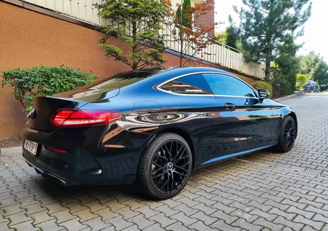 MERCEDES-BENZ Klasa C 180 AMG Line