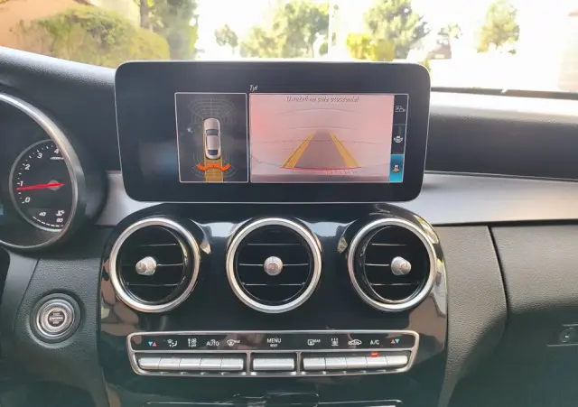 MERCEDES-BENZ Klasa C 180 AMG Line