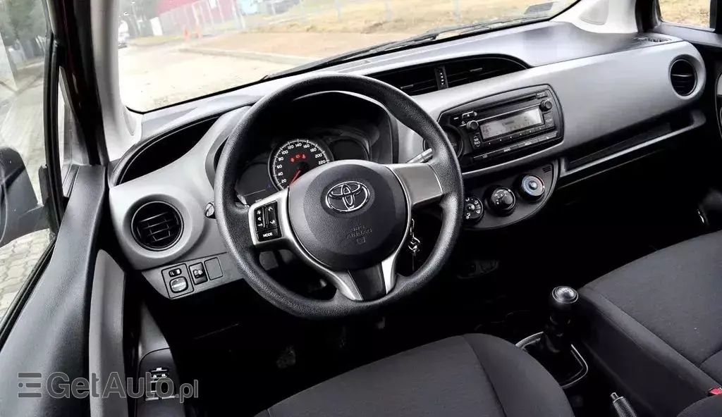 TOYOTA Yaris 
