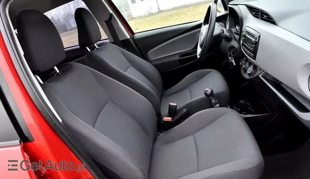 TOYOTA Yaris 