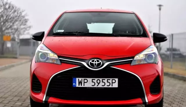 TOYOTA Yaris 