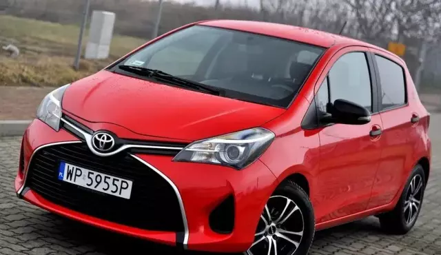 TOYOTA Yaris 