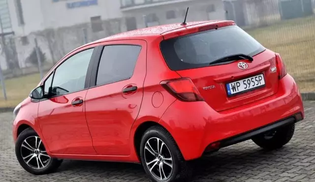 TOYOTA Yaris 