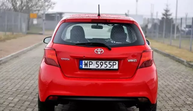 TOYOTA Yaris 