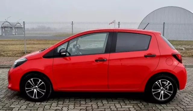 TOYOTA Yaris 