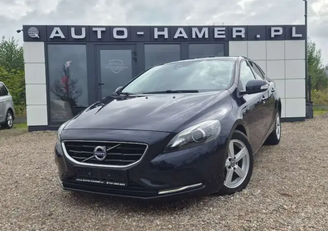 VOLVO V40 T2 Momentum