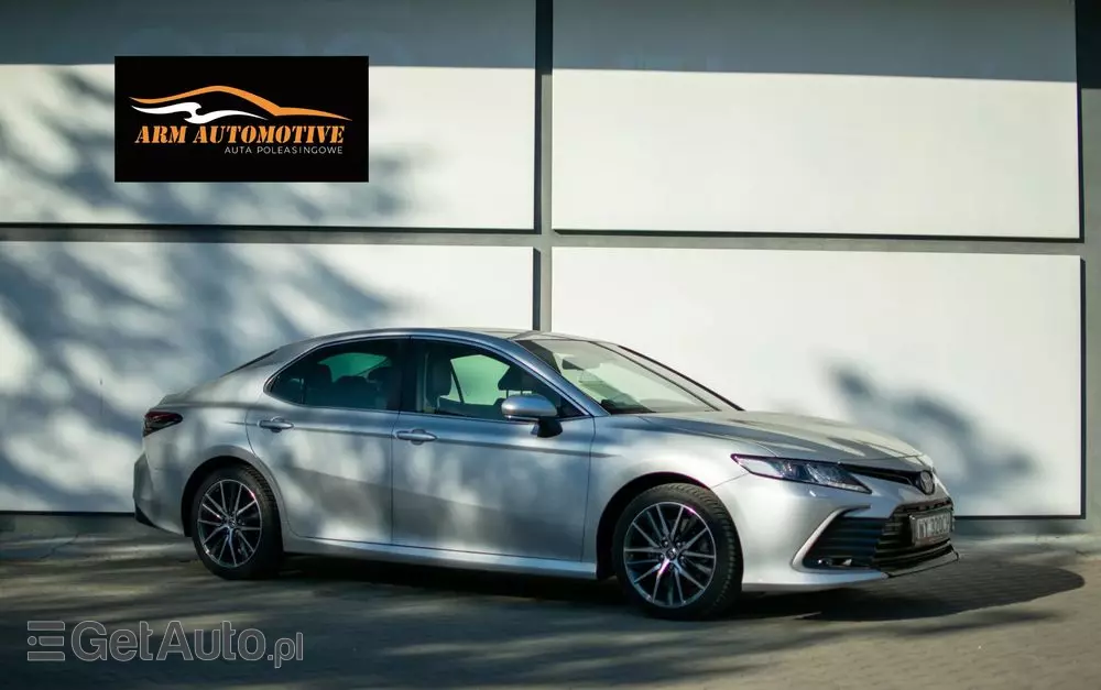 TOYOTA Camry 2.5 Hybrid Prestige CVT