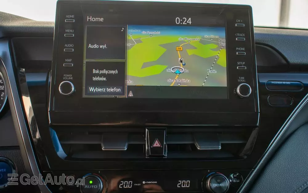 TOYOTA Camry 2.5 Hybrid Prestige CVT