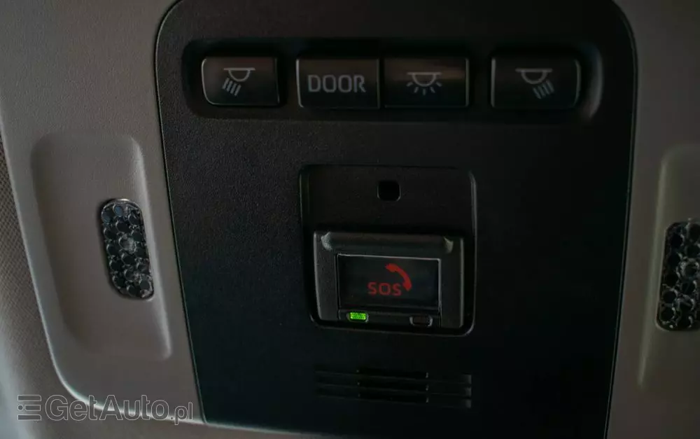 TOYOTA Camry 2.5 Hybrid Prestige CVT