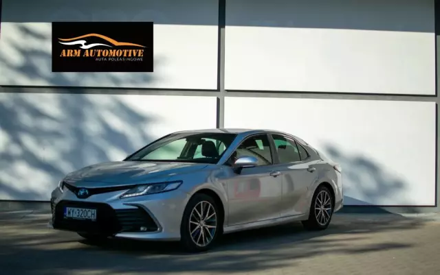 TOYOTA Camry 2.5 Hybrid Prestige CVT