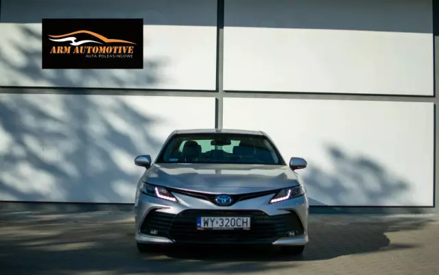 TOYOTA Camry 2.5 Hybrid Prestige CVT