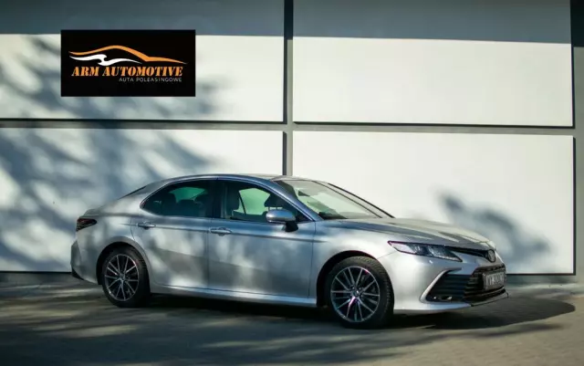 TOYOTA Camry 2.5 Hybrid Prestige CVT