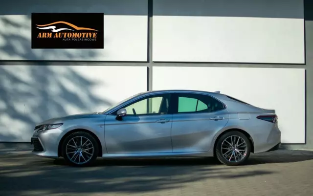 TOYOTA Camry 2.5 Hybrid Prestige CVT