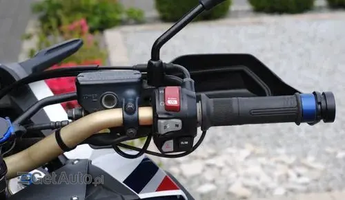 HONDA CRF 1000L Africa Twin BLE DCT 