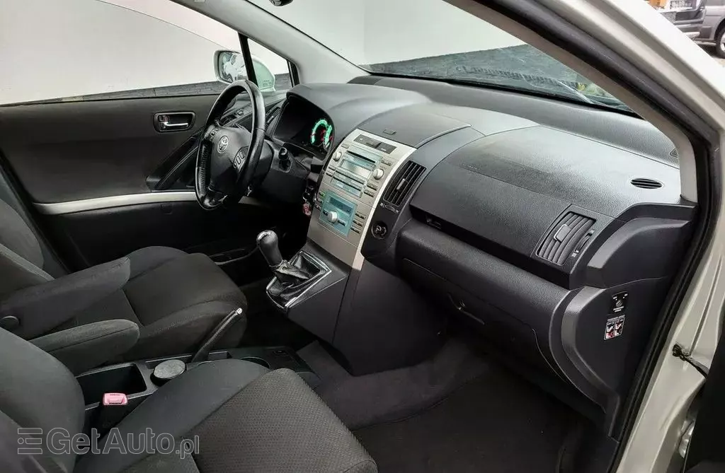 TOYOTA Corolla Verso 