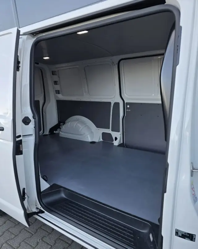 VOLKSWAGEN TRANSPORTER T6.1 