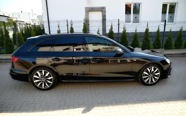 AUDI A4 Avant 35 TFSI mHEV S Line S tronic