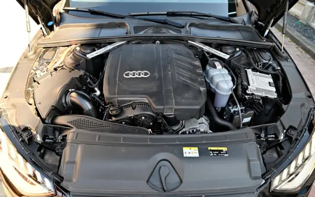 AUDI A4 Avant 35 TFSI mHEV S Line S tronic