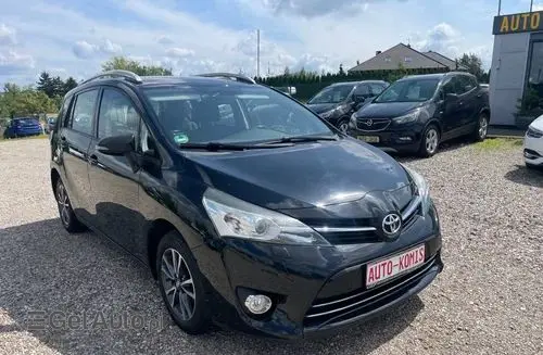 TOYOTA Verso 