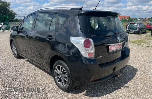 TOYOTA Verso 