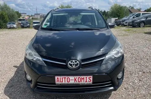 TOYOTA Verso 