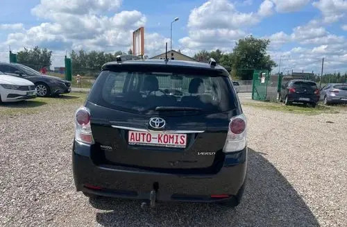TOYOTA Verso 