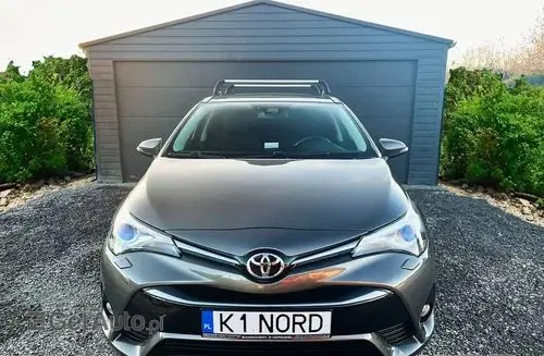 TOYOTA Avensis 