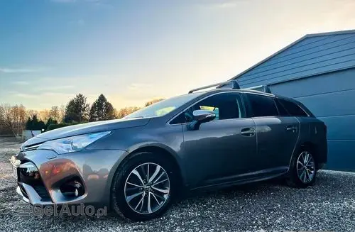 TOYOTA Avensis 