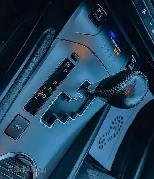 TOYOTA Avensis 