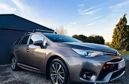 TOYOTA Avensis 