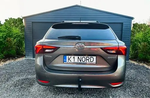 TOYOTA Avensis 