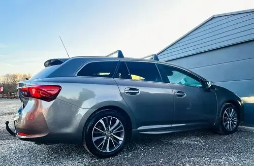 TOYOTA Avensis 