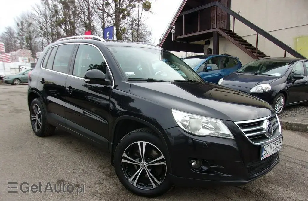 VOLKSWAGEN Tiguan 