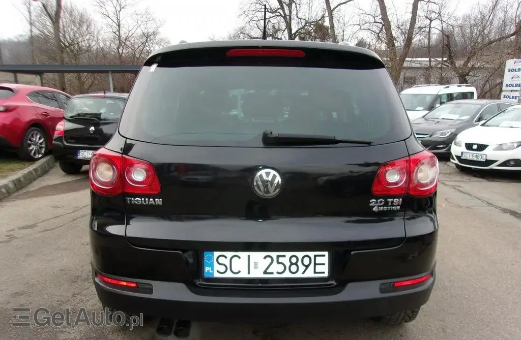VOLKSWAGEN Tiguan 