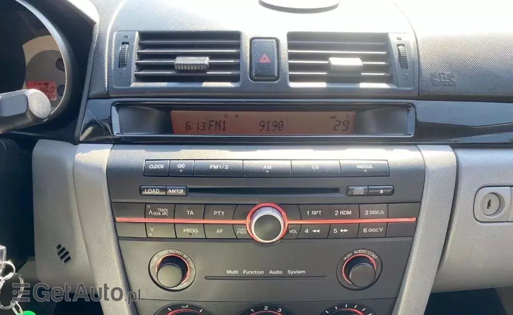 MAZDA 3 
