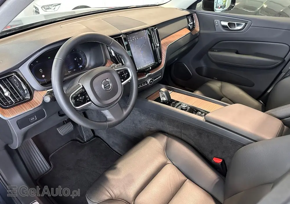 VOLVO XC 60 B6 B AWD Ultimate Dark
