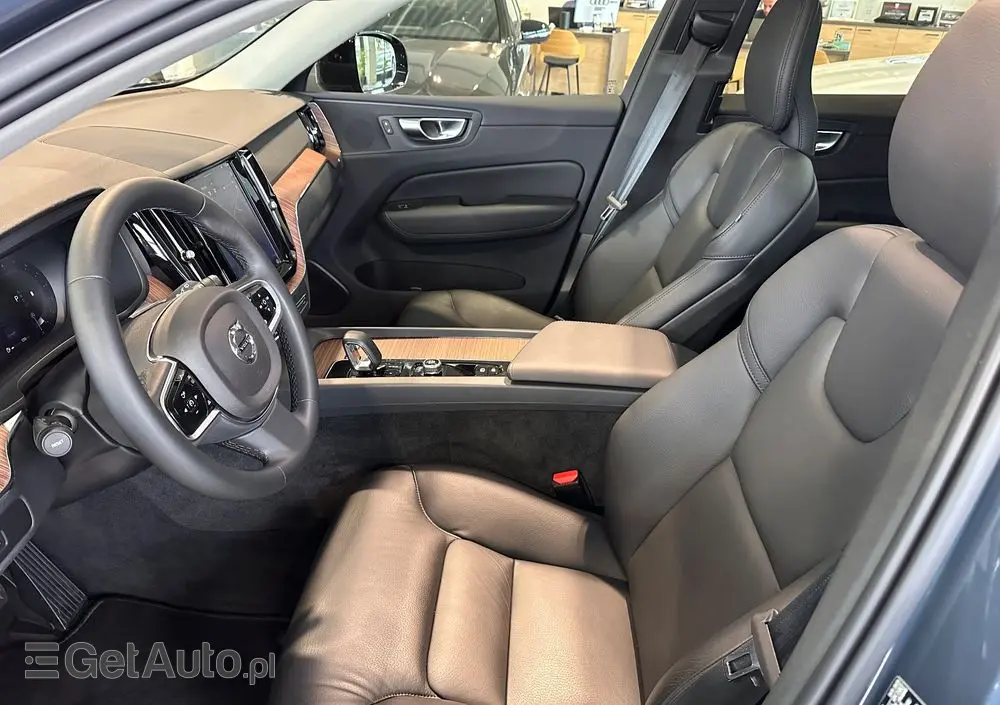 VOLVO XC 60 B6 B AWD Ultimate Dark