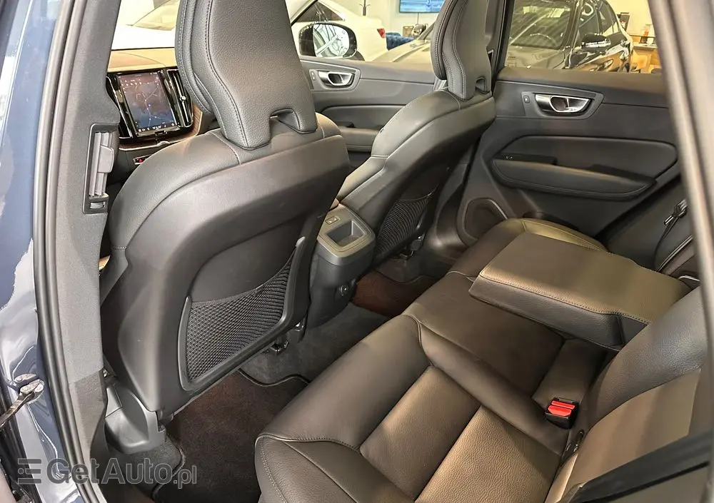 VOLVO XC 60 B6 B AWD Ultimate Dark