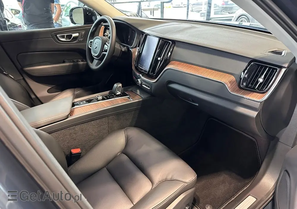 VOLVO XC 60 B6 B AWD Ultimate Dark