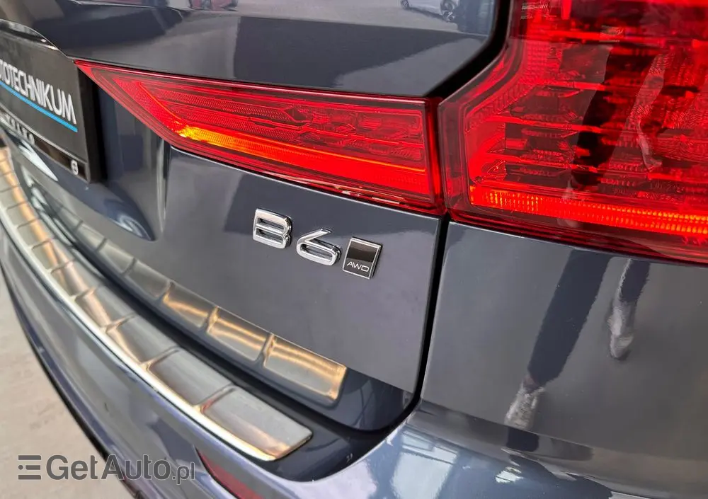 VOLVO XC 60 B6 B AWD Ultimate Dark