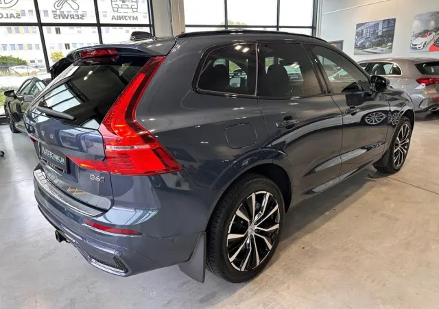 VOLVO XC 60 B6 B AWD Ultimate Dark