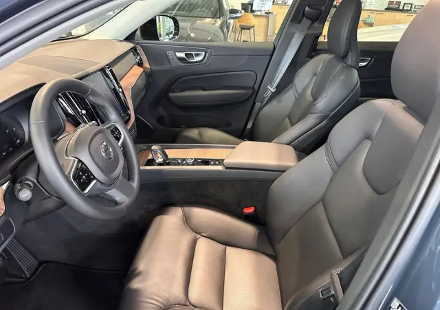 VOLVO XC 60 B6 B AWD Ultimate Dark
