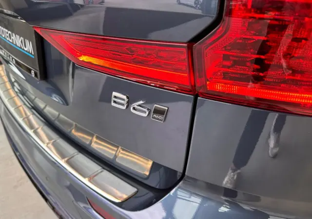 VOLVO XC 60 B6 B AWD Ultimate Dark