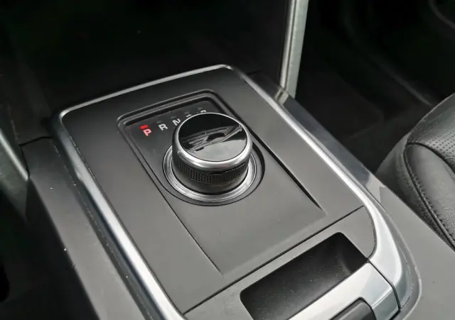 LAND ROVER Discovery Sport Ver-2-0-td4-hse-luxury