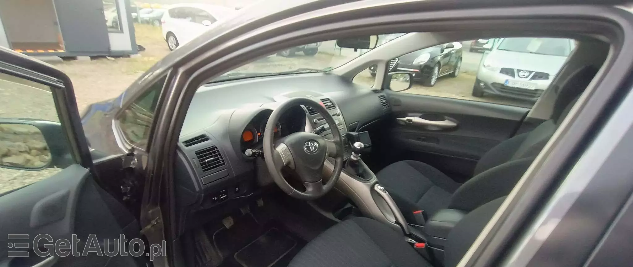 TOYOTA Auris 1.6 Life+