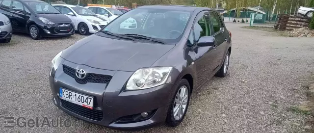 TOYOTA Auris 1.6 Life+