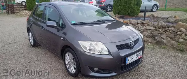 TOYOTA Auris 1.6 Life+